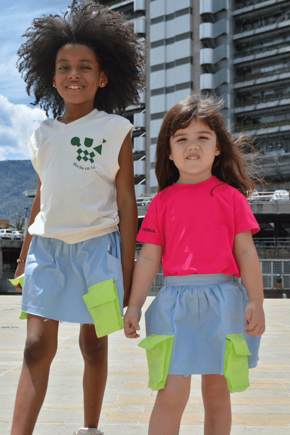 FALDA AZUL ANIMADORA