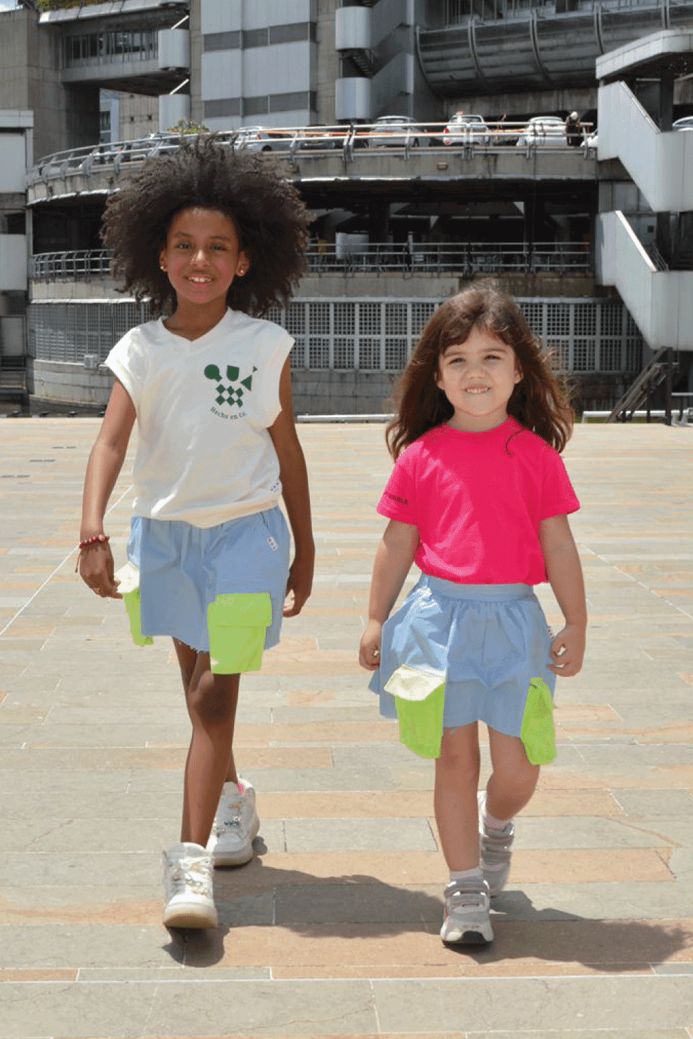 FALDA AZUL ANIMADORA